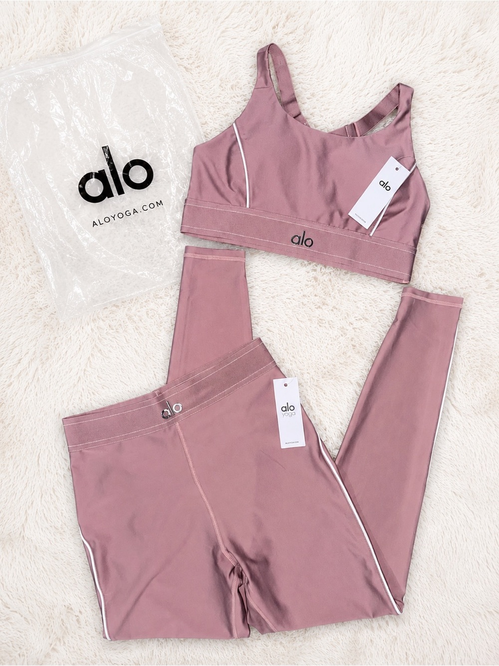 Alo Yoga Women’s 2 Piece Activewear Set Medium Mauve Brown Sports Bra Leggings